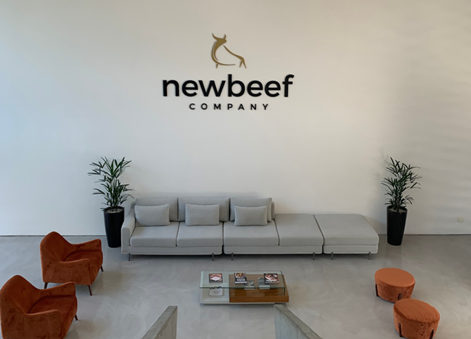 Letra caixa clean em ambiente interno