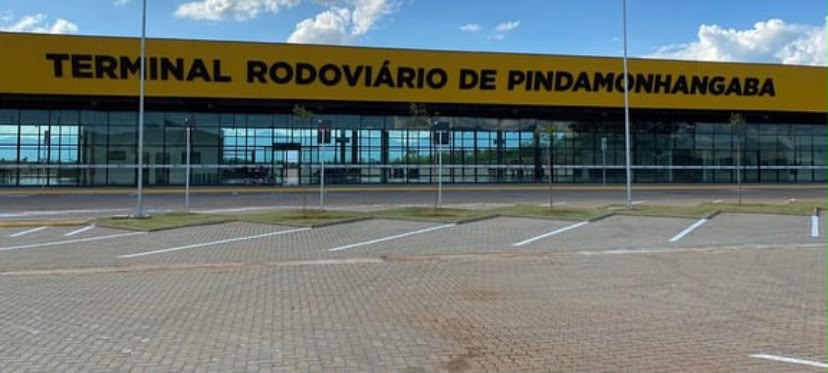 Letra caixa + placa de ACM